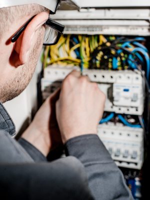 electrician-1080574_1920